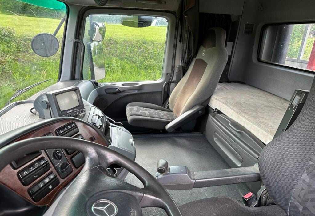 (D) 2004 MB Actros 2541 6x2*4 Brücke / Kran