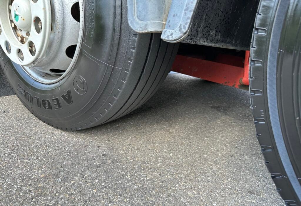 (D) 2004 MB Actros 2541 6x2*4 Brücke / Kran