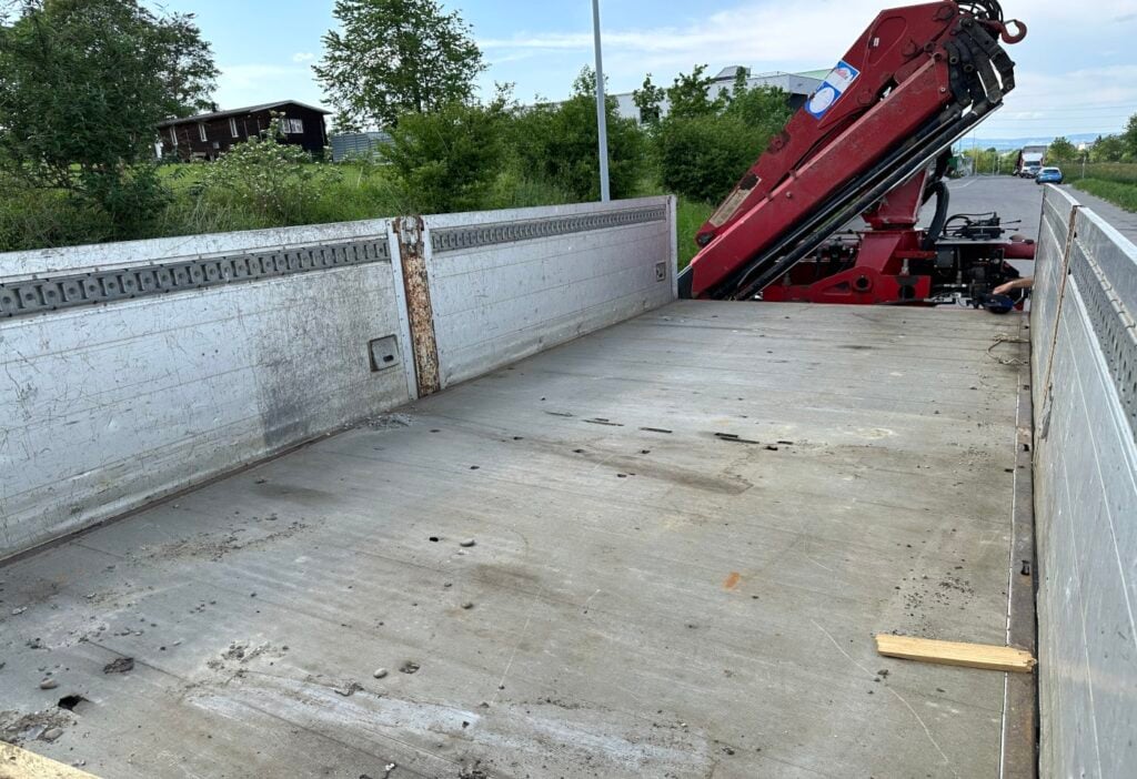 (D) 2004 MB Actros 2541 6x2*4 Brücke / Kran