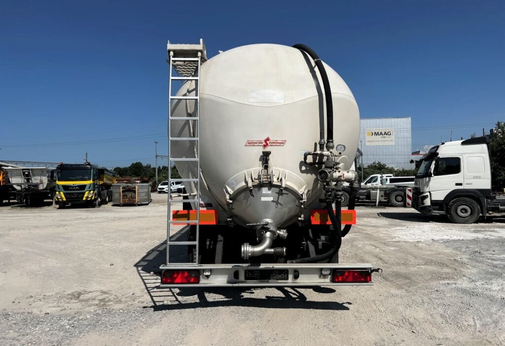 2005 Spitzer Silo Kipper SK2766CAL