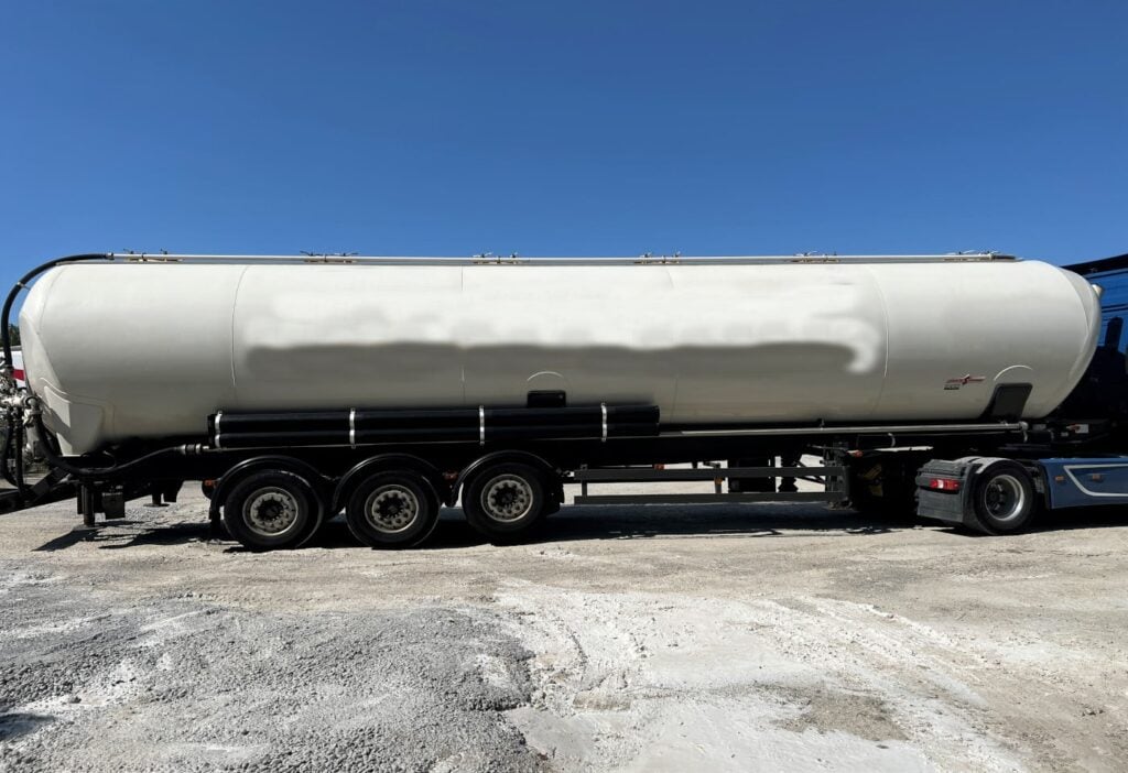 2005 Spitzer Silo Kipper SK2766CAL