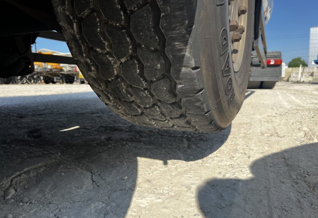 2005 Spitzer Silo Kipper SK2766CAL