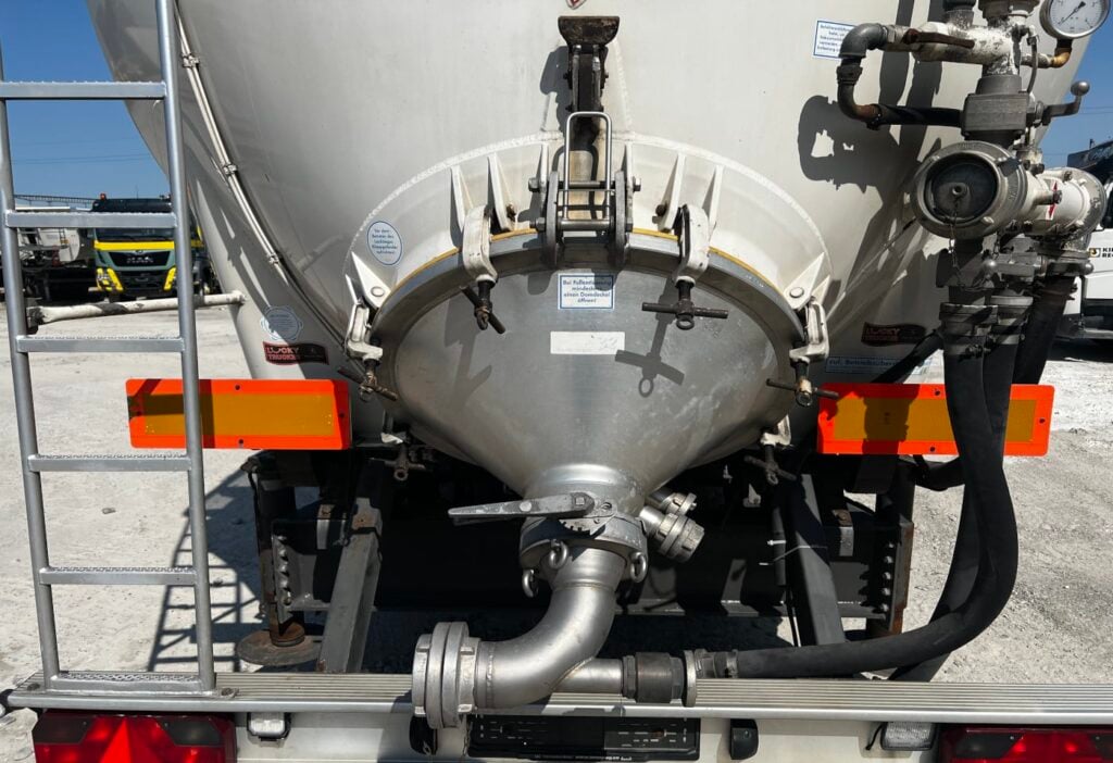 2005 Spitzer Silo Kipper SK2766CAL