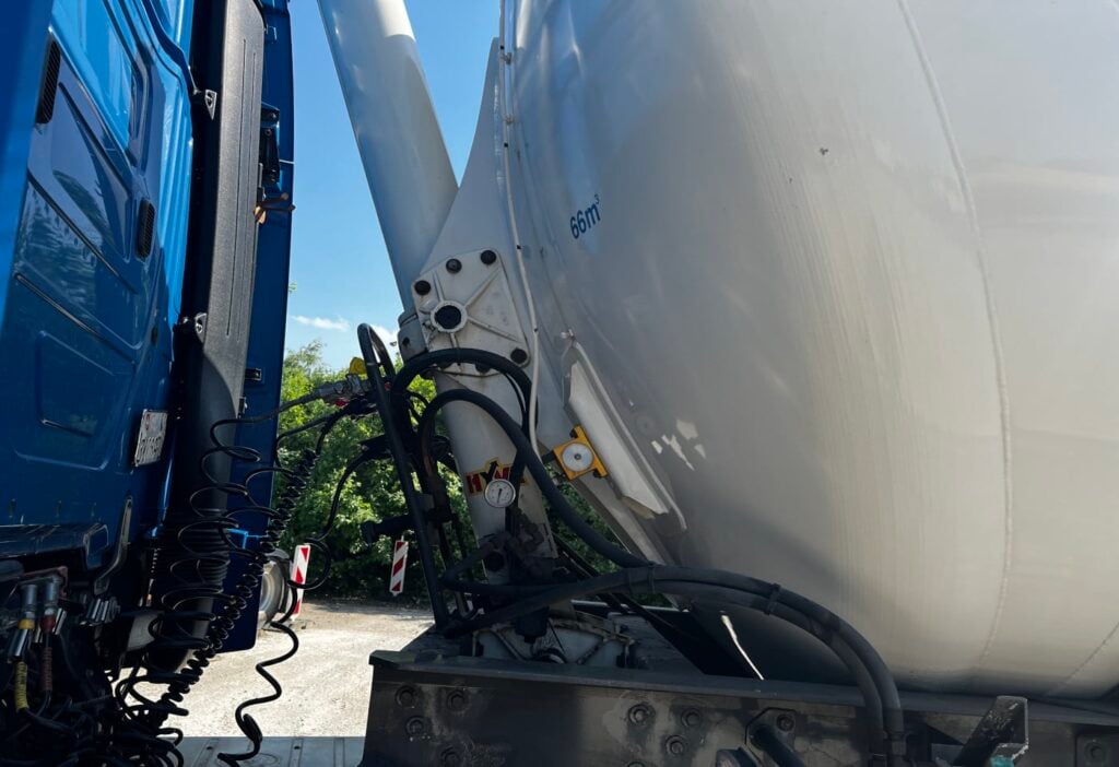 2005 Spitzer Silo Kipper SK2766CAL