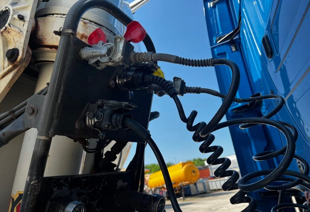 2005 Spitzer Silo Kipper SK2766CAL