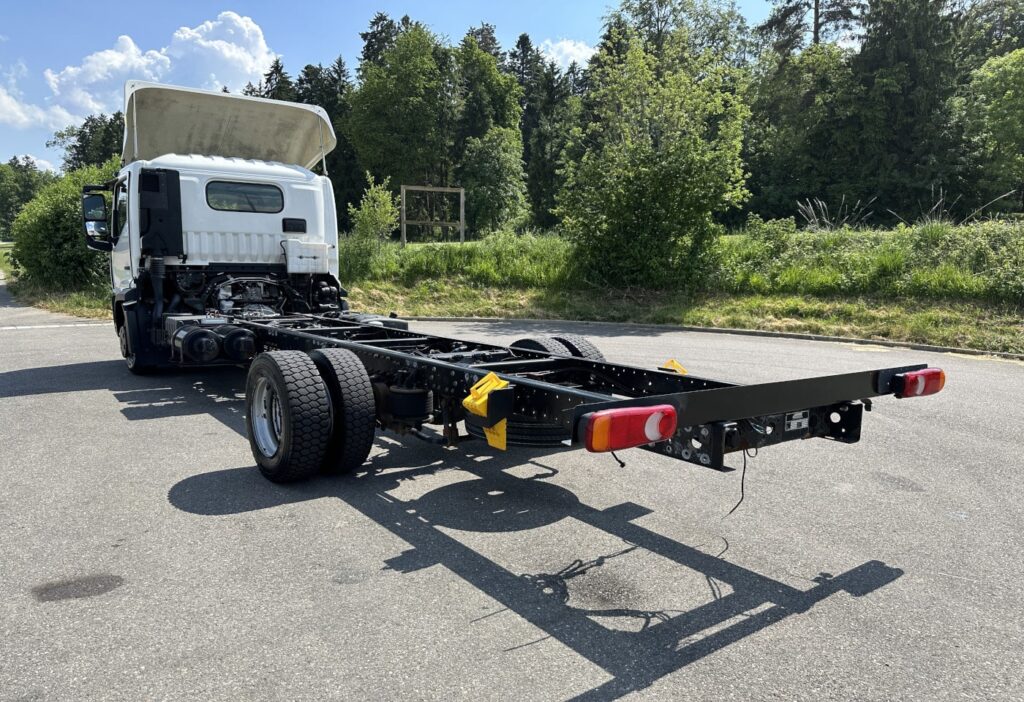2016 Renault D180.75 4x2 Chassis-Kabine