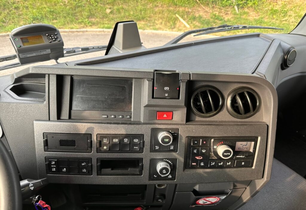 (D) 2016 Renault T460 6x2*4 BDF / HB