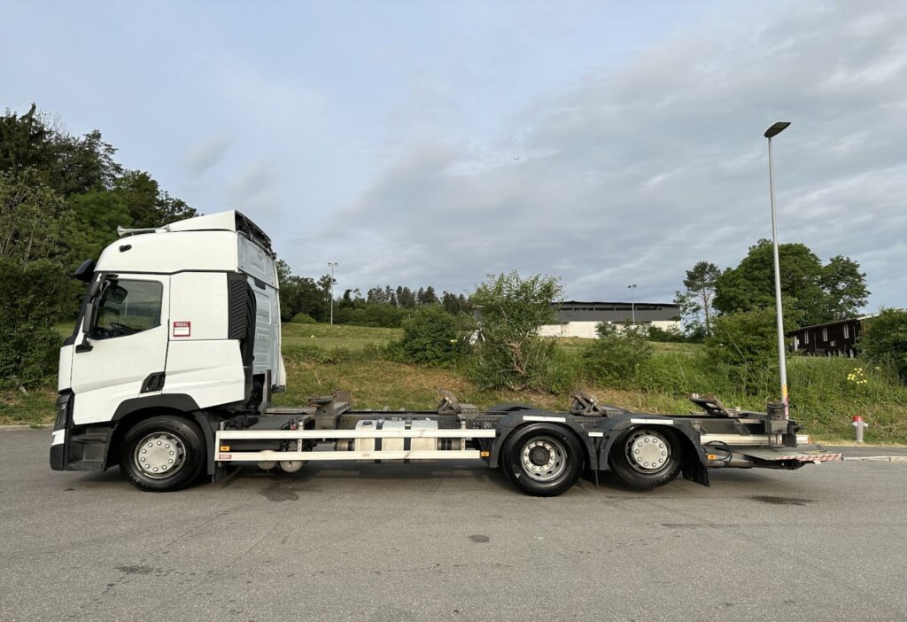 (D) 2016 Renault T460 6x2*4 BDF / HB