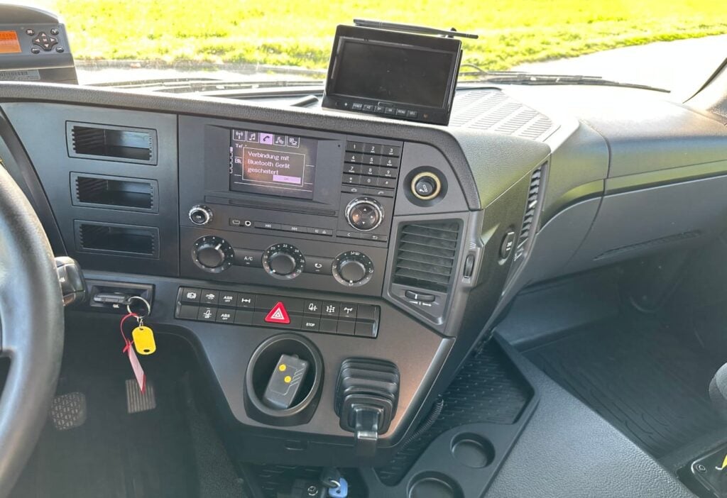 (D) 2017 MB-Arocs 1846 4x4 HAD Ringfeder Splitt defekt