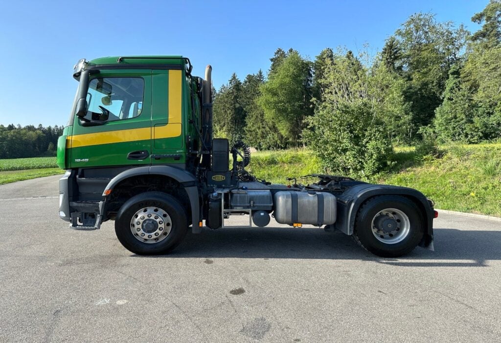 (D) 2017 MB-Arocs 1846 4x4 HAD Ringfeder Splitt defekt