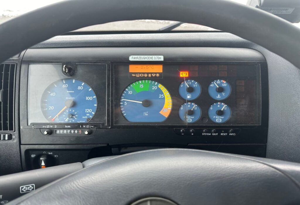 2000 MB-Atego 1323 4x2 Blache / HB