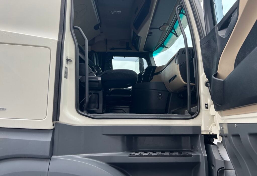 (D) 2016 MB-Actros 2545 6x2 Haken