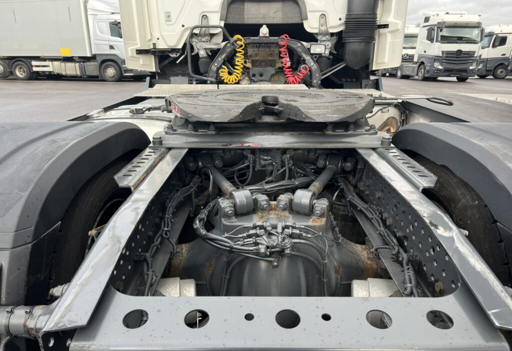 (D) MB-Actros 1840 4x2 SZM