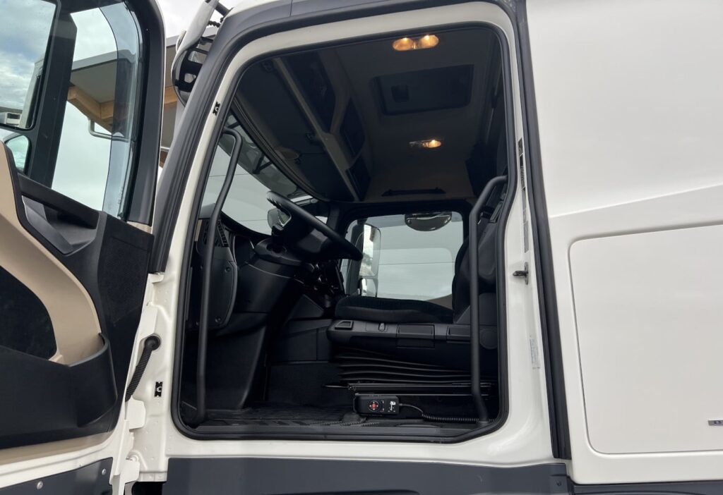 (D) MB-Actros 1840 4x2 SZM