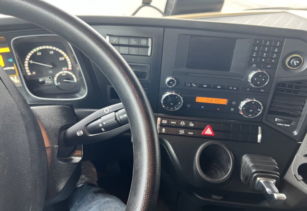 (D) MB-Actros 1840 4x2 SZM