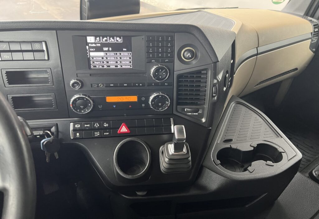 (D) 2017 MB-Actros 1843 LS 4x2 SZM