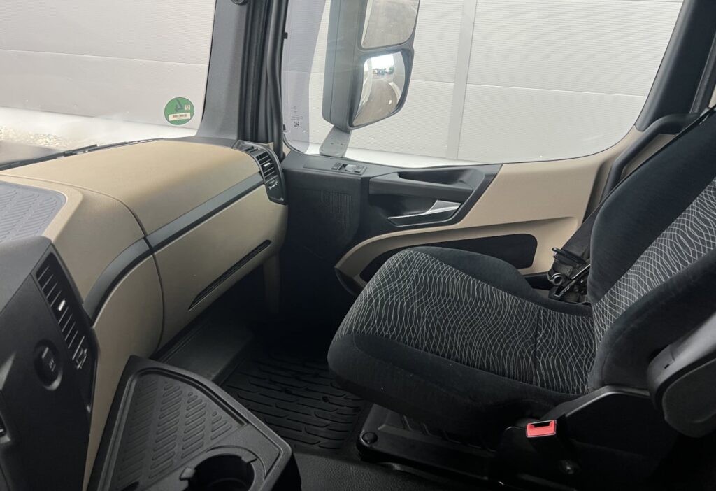 (D) 2017 MB-Actros 1843 LS 4x2 SZM