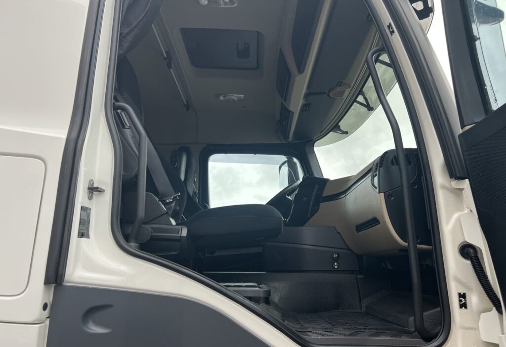 (D) 2017 MB-Actros 1843 LS 4x2 SZM