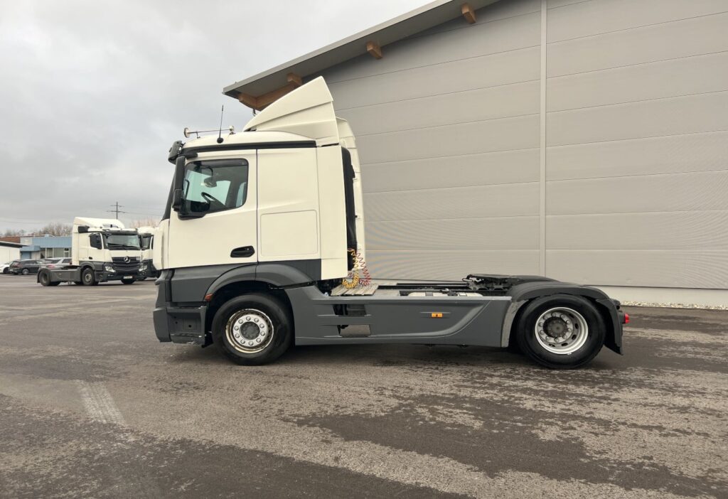 (D) 2017 MB-Actros 1843 LS 4x2 SZM