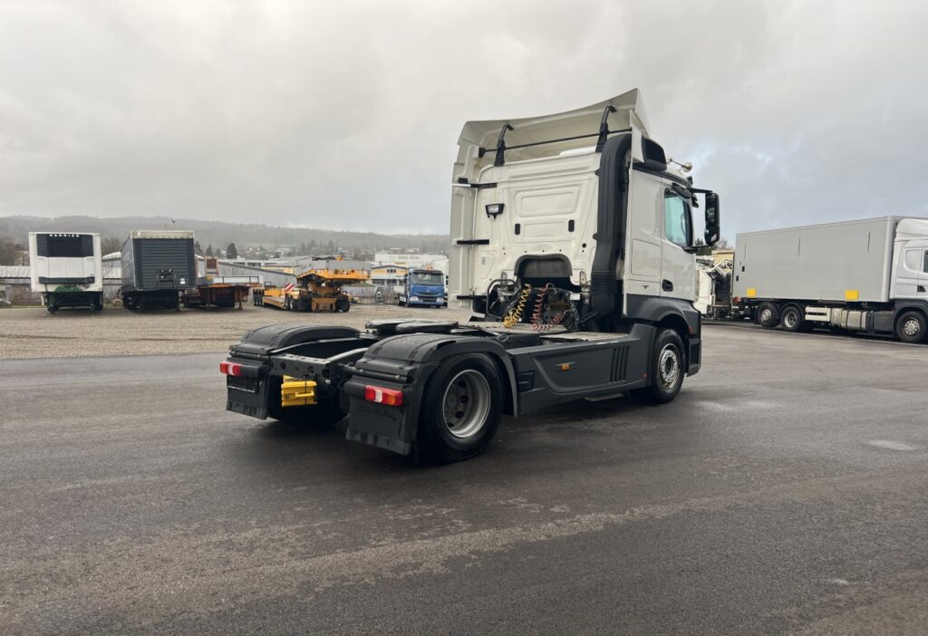 (D) 2017 MB-Actros 1843 LS 4x2 SZM
