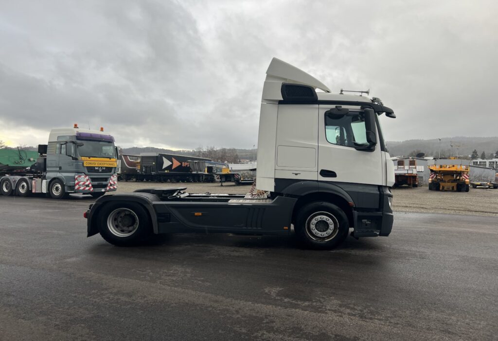 (D) 2017 MB-Actros 1843 LS 4x2 SZM