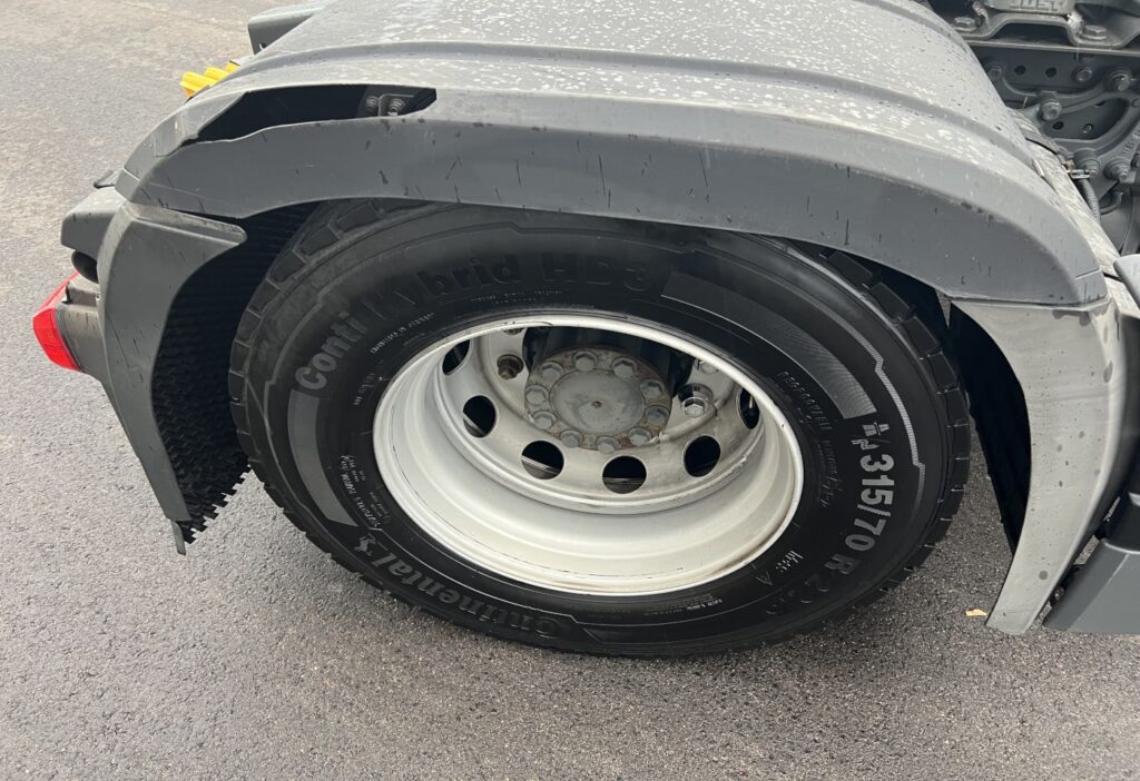(D) 2017 MB-Actros 1843 LS 4x2 SZM