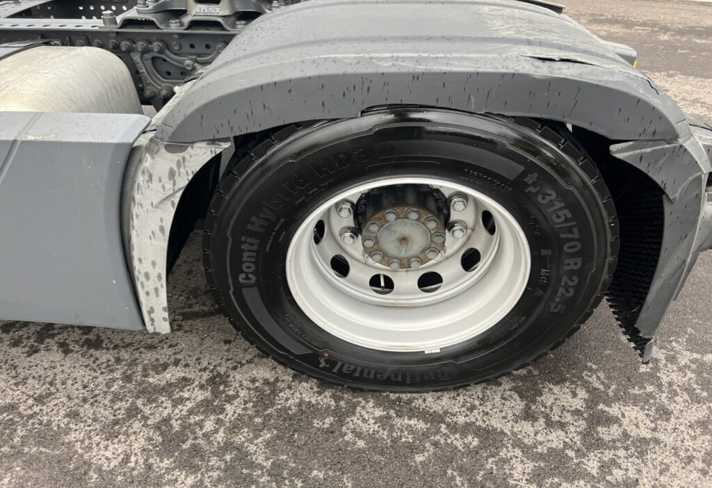 (D) 2017 MB-Actros 1843 LS 4x2 SZM