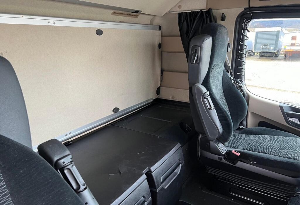 (D) 2016 MB-Actros 1845 LS 4x2 SZM