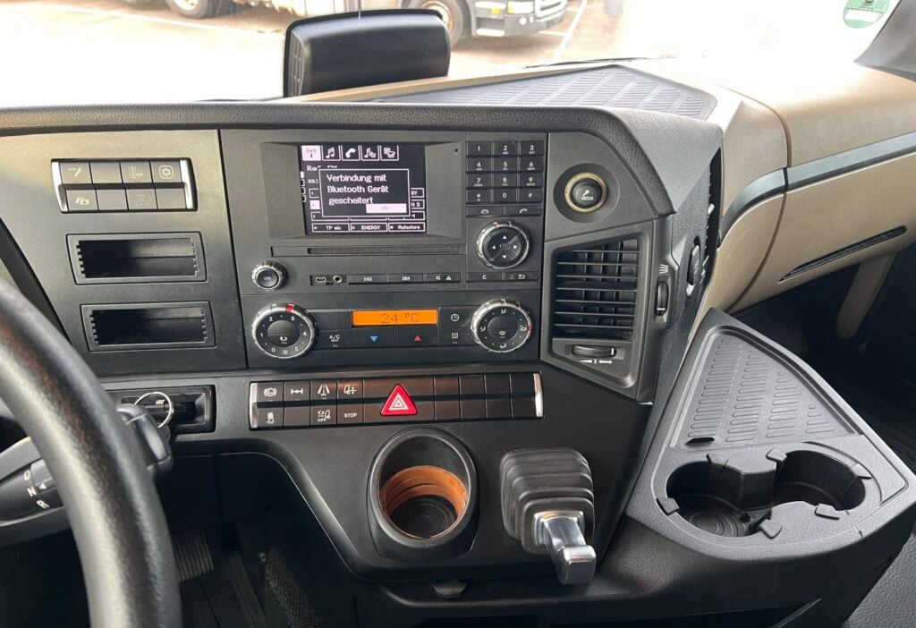 (D) 2016 MB-Actros 1840 LS 4x2 SZM
