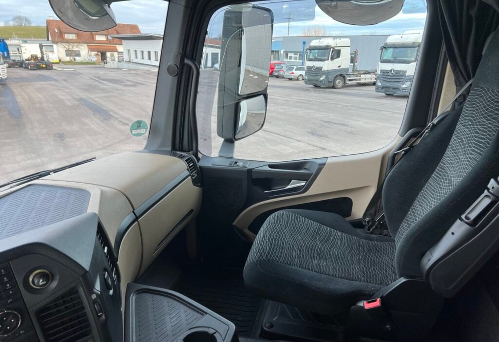 (D) 2016 MB-Actros 1840 LS 4x2 SZM