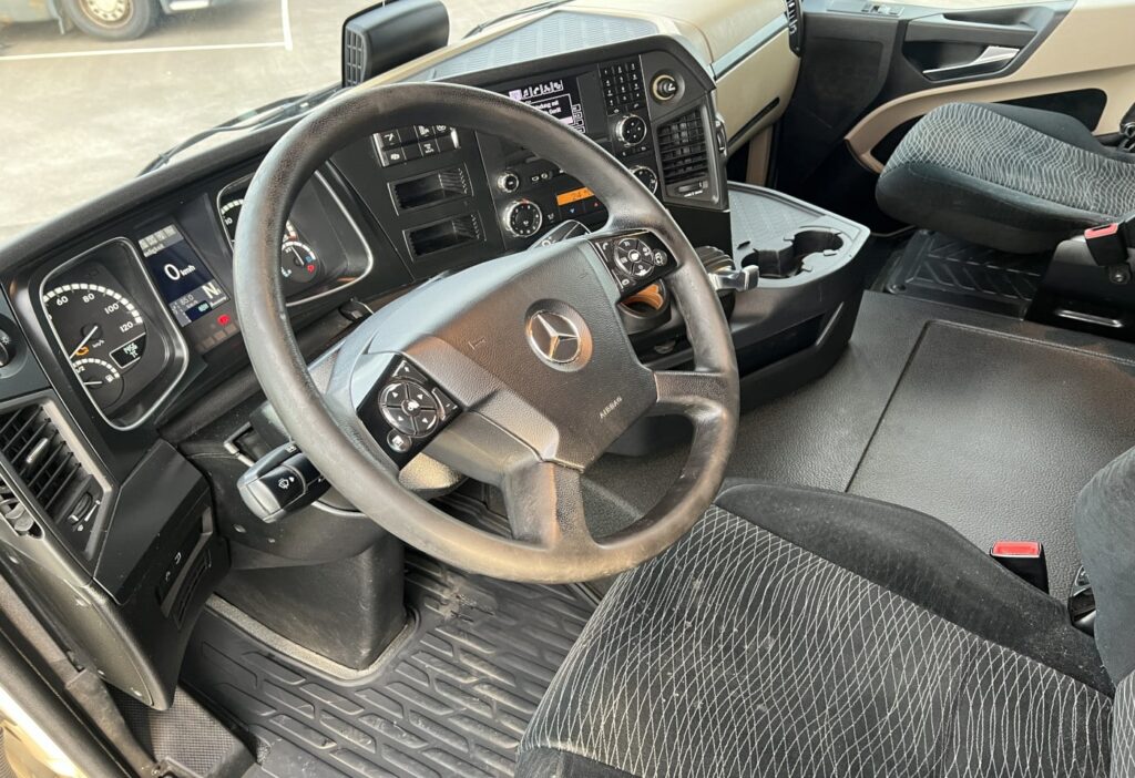 (D) 2016 MB-Actros 1840 LS 4x2 SZM