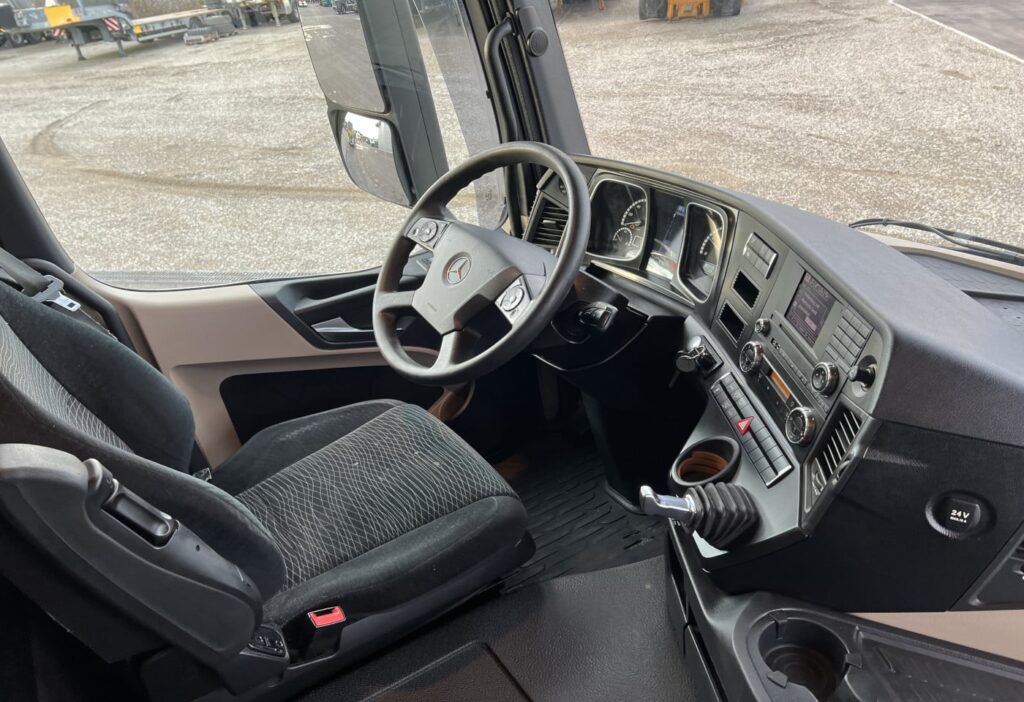 (D) 2016 MB-Actros 1840 LS 4x2 SZM