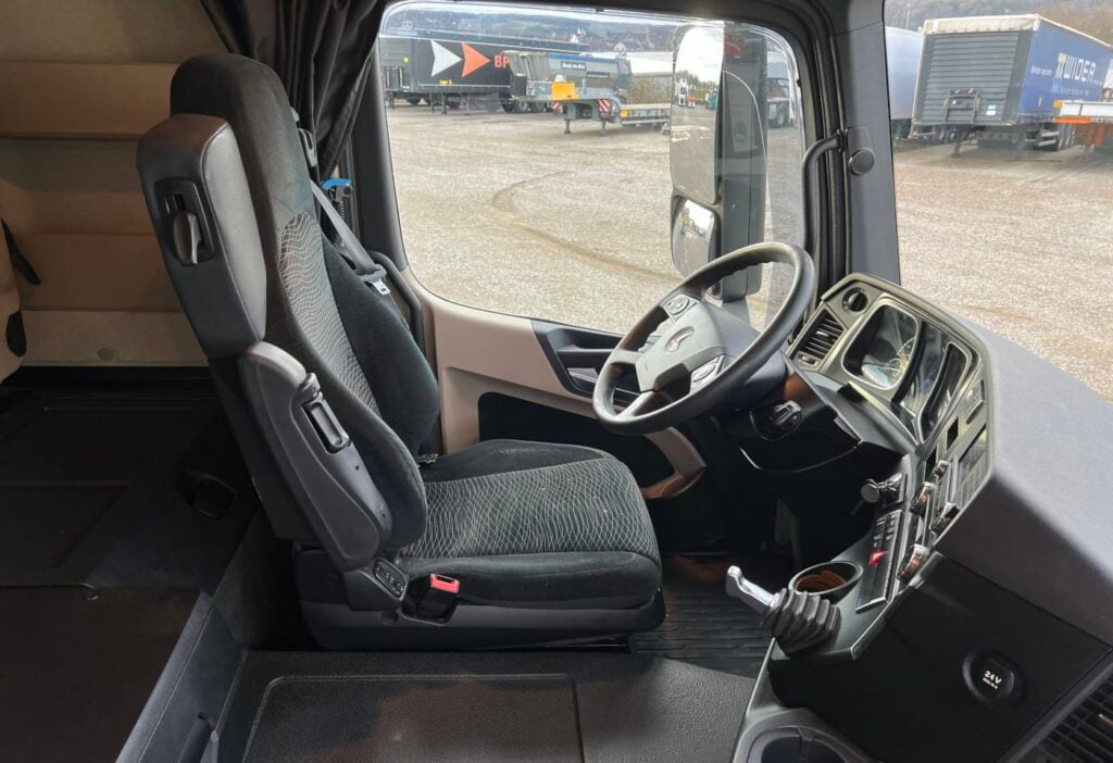 (D) 2016 MB-Actros 1840 LS 4x2 SZM