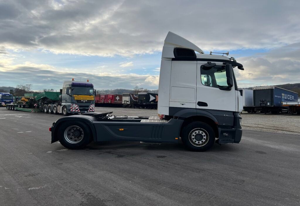 (D) 2016 MB-Actros 1840 LS 4x2 SZM