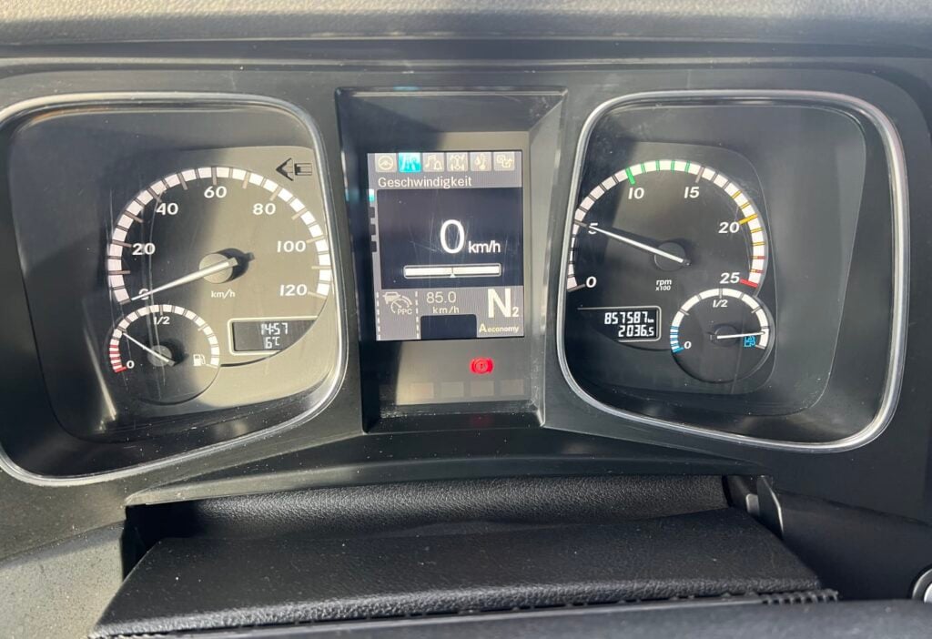 (D) 2018 MB-Actros 1842 LS 4x2 SZM