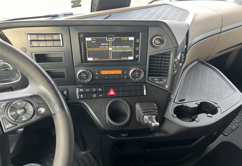 (D) 2018 MB-Actros 1842 LS 4x2 SZM
