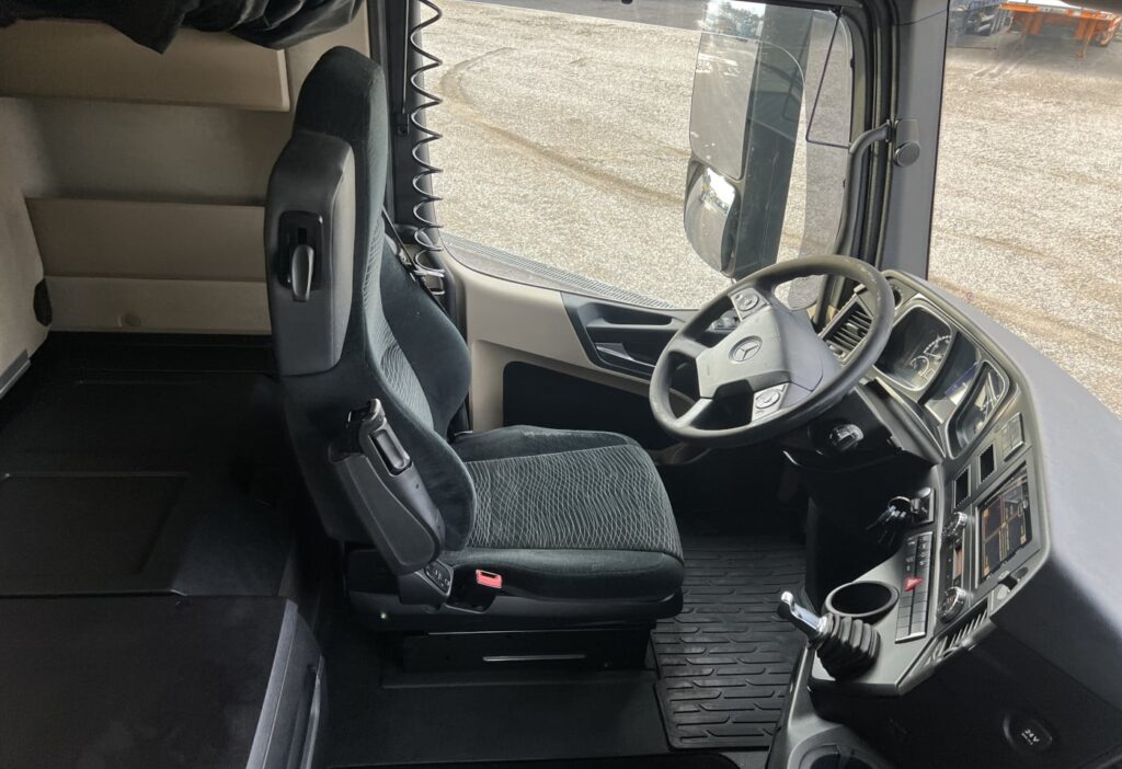 (D) 2018 MB-Actros 1842 LS 4x2 SZM