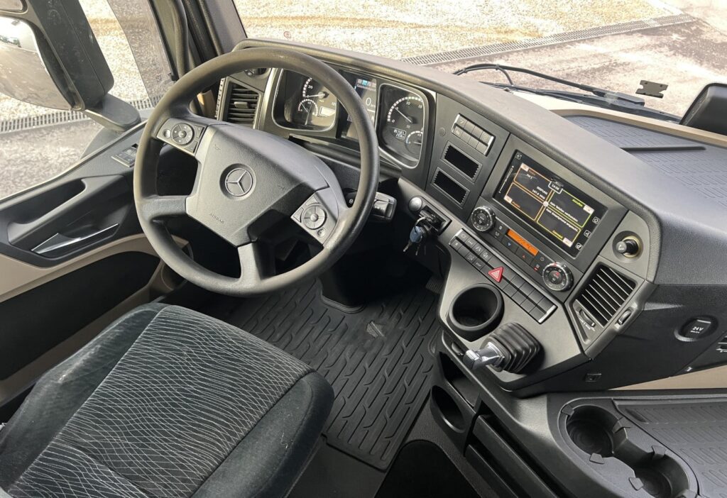(D) 2018 MB-Actros 1842 LS 4x2 SZM