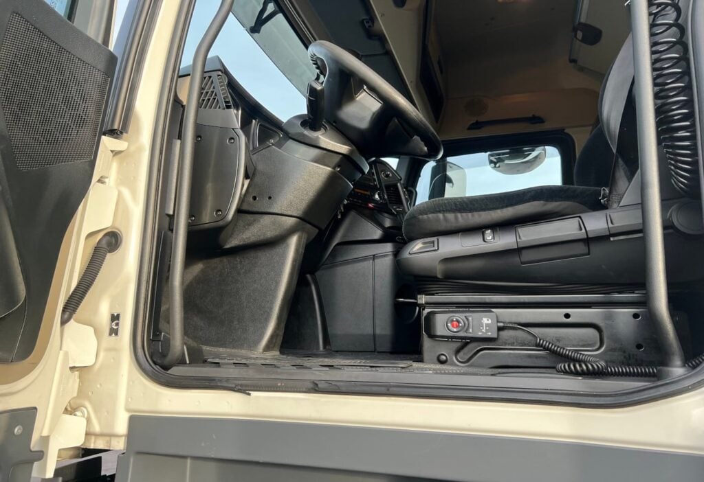 (D) 2018 MB-Actros 1842 LS 4x2 SZM