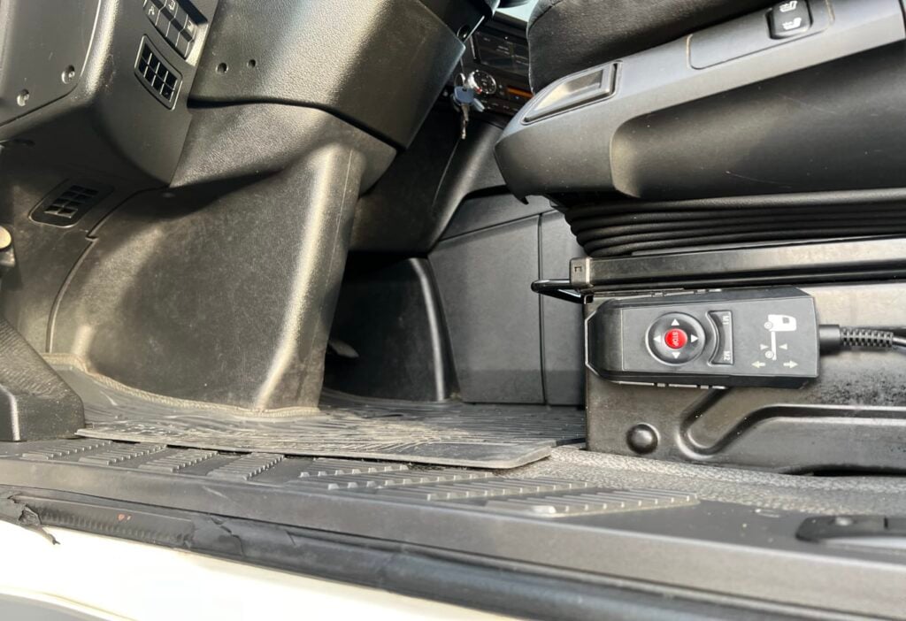 (D) 2018 MB-Actros 1842 LS 4x2 SZM