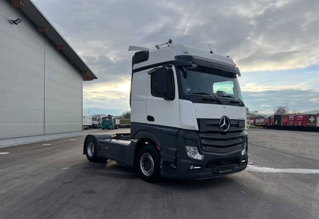 (D) 2018 MB-Actros 1842 LS 4x2 SZM