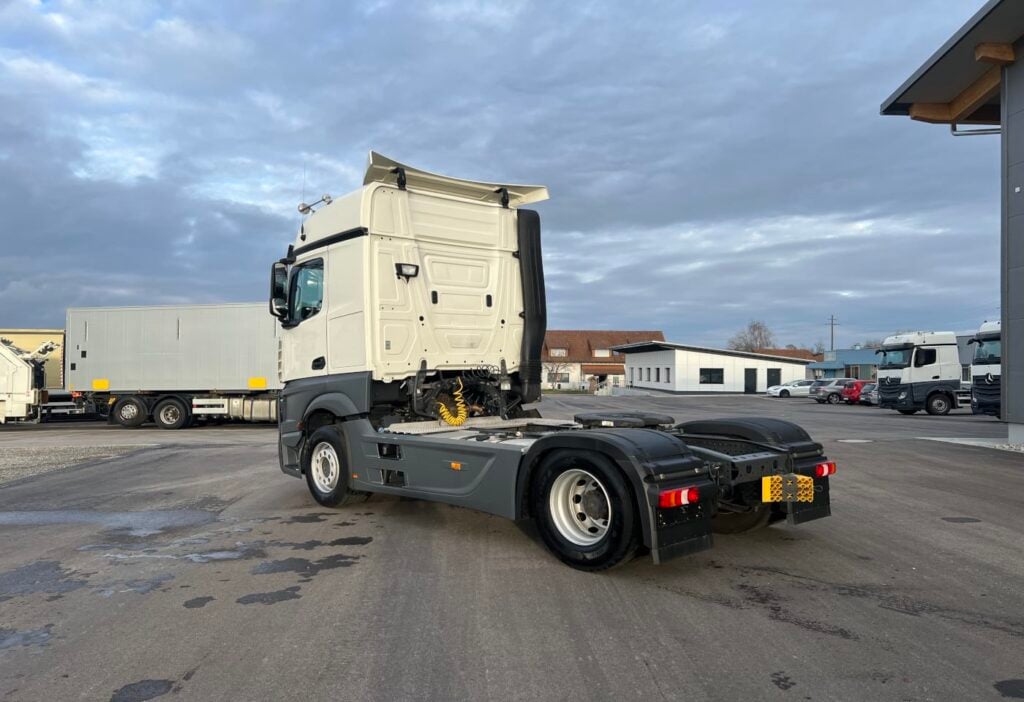 (D) 2018 MB-Actros 1842 LS 4x2 SZM