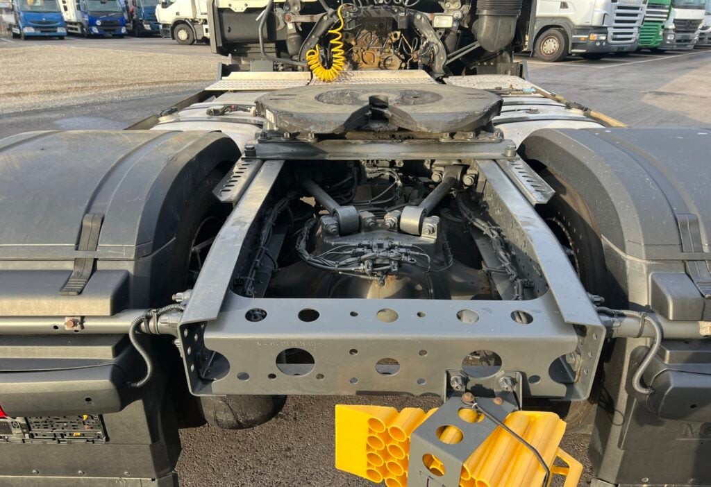 (D) 2018 MB-Actros 1842 LS 4x2 SZM