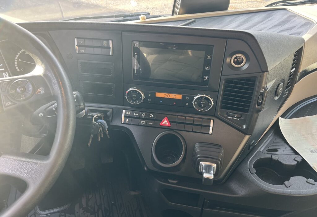 (D) 2018 MB-Actros 1842 LS 4x2 SZM