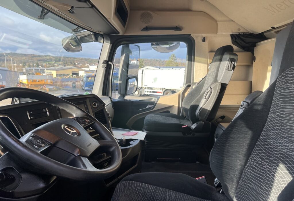 (D) 2018 MB-Actros 1842 LS 4x2 SZM