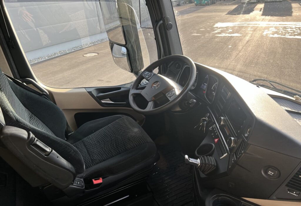 (D) 2018 MB-Actros 1842 LS 4x2 SZM