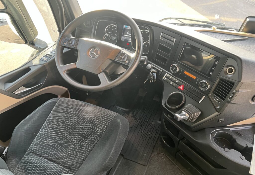 (D) 2018 MB-Actros 1842 LS 4x2 SZM