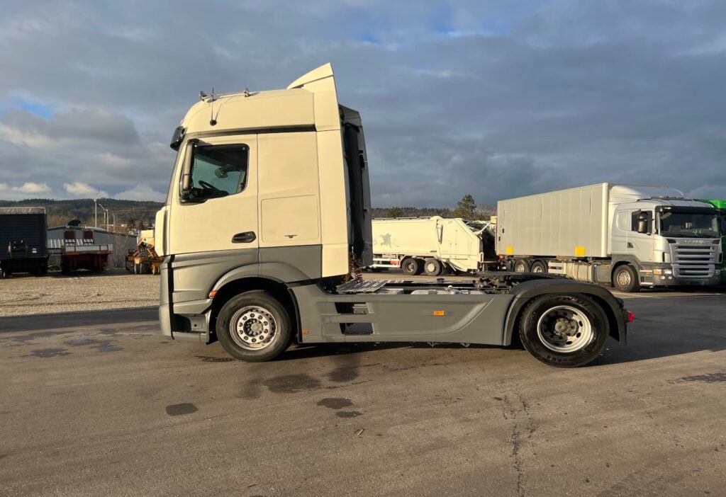 (D) 2018 MB-Actros 1842 LS 4x2 SZM
