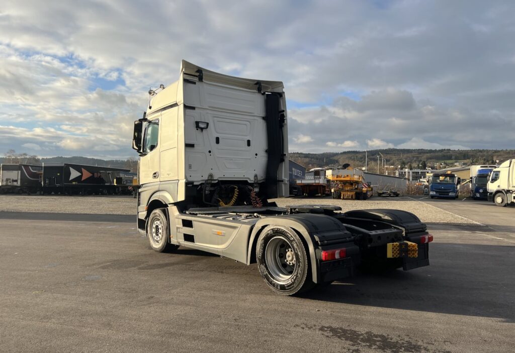 (D) 2018 MB-Actros 1842 LS 4x2 SZM
