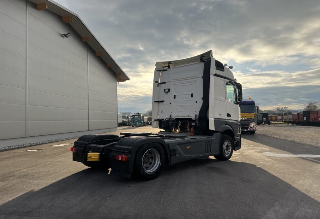 (D) 2018 MB-Actros 1842 LS 4x2 SZM